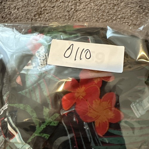 Coca Cola Men’s M Black Floral Short Sleeve Hawaiian Shirt - Picture 8 of 8