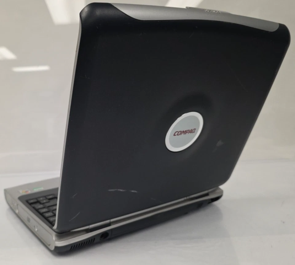 Compaq Presario 700 14,1 pulgadas AMD Duron 1000 MHz Foto 3 de 4