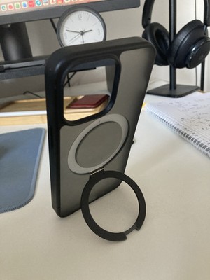 TORRAS Ostand Q1 Guardian - Kompatible mit iPhone 13 Pro - GUT Zustand