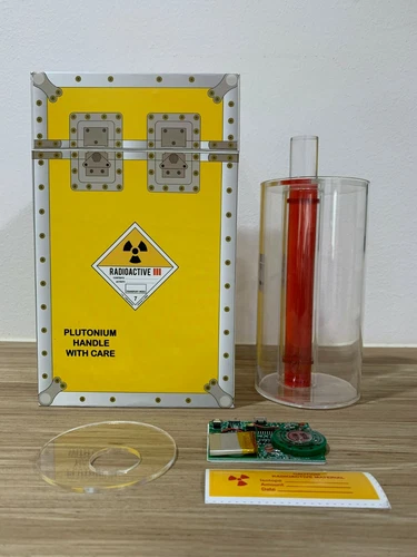 BTTF Back to the Future Plutonium Fuel Cell Canister+Box Prop - No US import fee