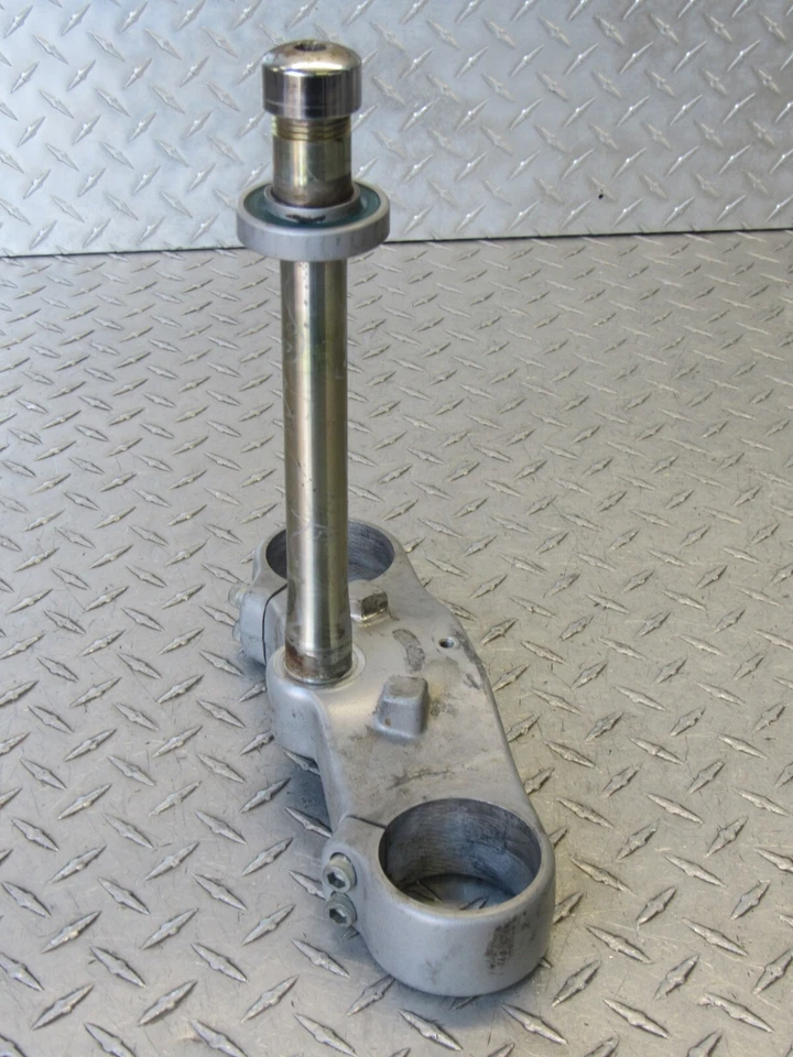 05 Buell XB9SX XB9 2005 California Lightning árbol triple inferior Foto 2 de 4