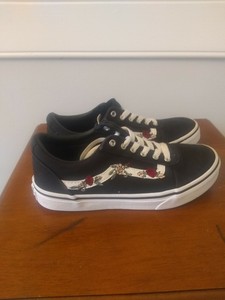 size 3 kids vans