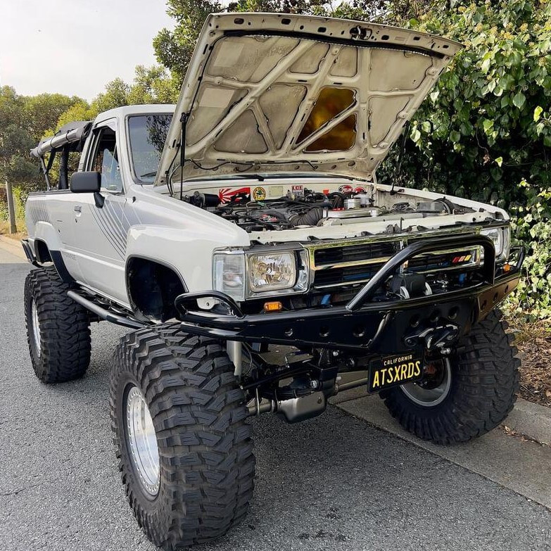 Complete Hood Kit For 1984-1988 Toyota Pickup & 4Runner – Primed Steel With Hinges