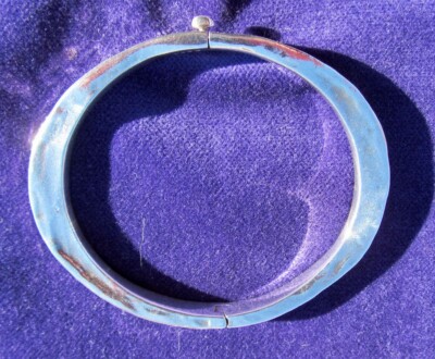 Vintage TANE Solid Sterling Modernist Freeform Textured Oval Hinged Bracelet