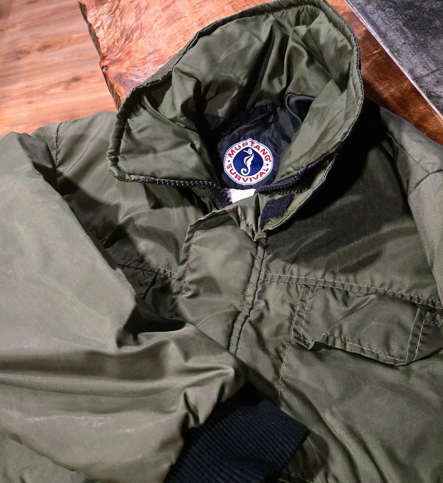 Мужская плавающая куртка MUSTANG SURVIVAL GEAR в стиле бомбардировщика - Изображение 4 из 4