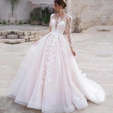 Luxury Long Sleeves Wedding Dresses Lace Appliques O-Neck Button Bride Gowns