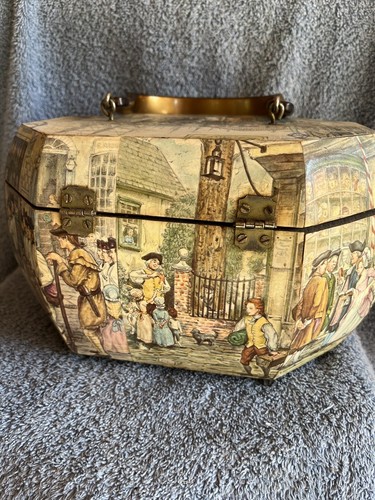 1960s Decoupage Octagonal Box Purse W/ Hard Plastic Handle. Colonial Scene - Picture 4 of 8