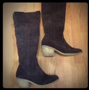 urban outfitters suede boots