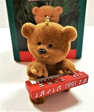 Vintage 1991 Notes of Cheer Bear Piano Flocked Hallmark Keepsake Ornament
