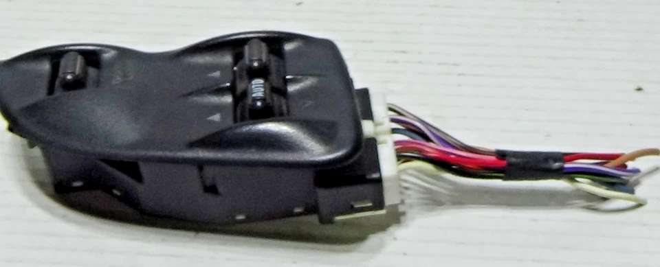 1998-2001 Dodge Ram 1500 Left Lh Power Window Switch - Image 3 of 4