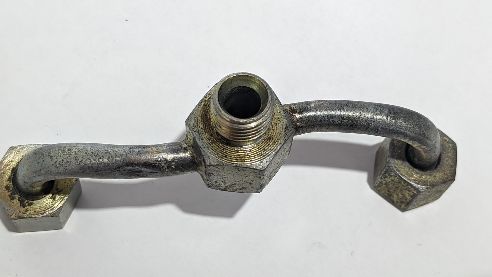 Ferrari 308 FUEL LINE THAT JOINTS BOTH FUEL FILTERS UPPER
