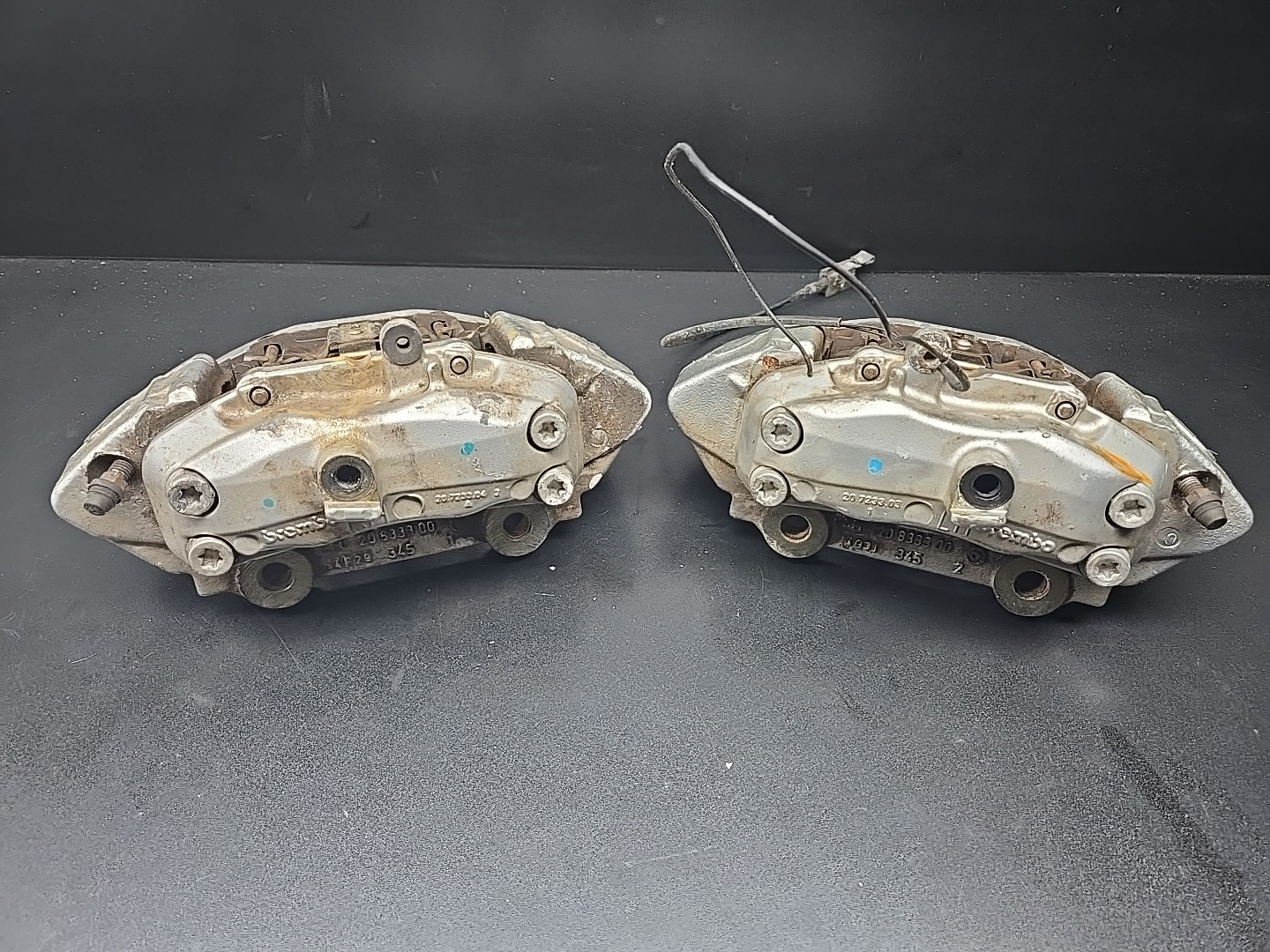 04-08 Maserati Quattroporte M139 Front Brake Calipers Left / Right Silver OEM