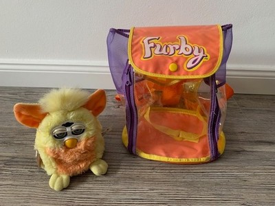 Furby Tiger Electronics Hasbro 2000 Gelb Orange mit seltene Tasche