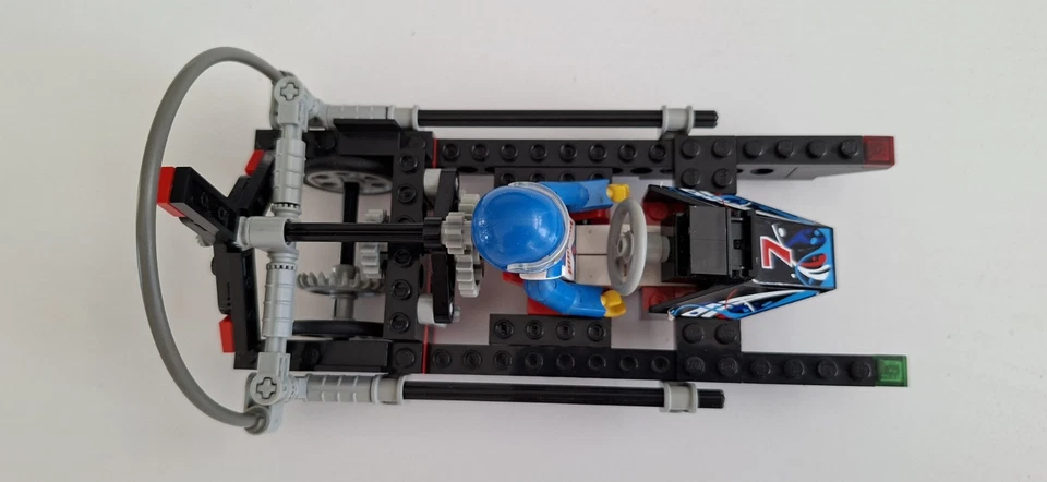 LEGO Technic Harbor Hydrofoil 7 #8223 (Includes MINIFIGURES and INSTRUCTIONS), photo 3 of 5
