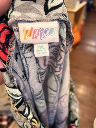 LULAROE Cassie Pencil Skirt Gray Red Yellow Roses 2X 20/22 XXL Romantic Beachy - Picture 5 of 5