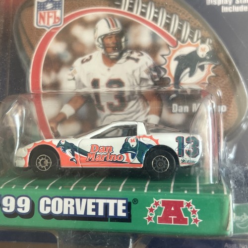 LE Hasbro Winners Circle NFL Dolphins Dan Marino 1999 Corvette w/ stand. 1:64 - Picture 4 of 7