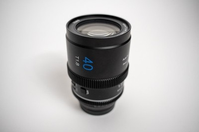 Sirui 40mm T1.8 1.33x S35 AF Anamorphic Lens Sony E-Mount Neutral Flares Auto