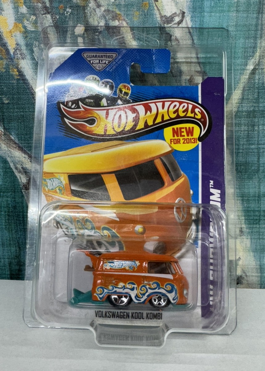 Hot Wheels SHOWROOM Volkswagen Kool Kombi-orange- NEW w/Protector
