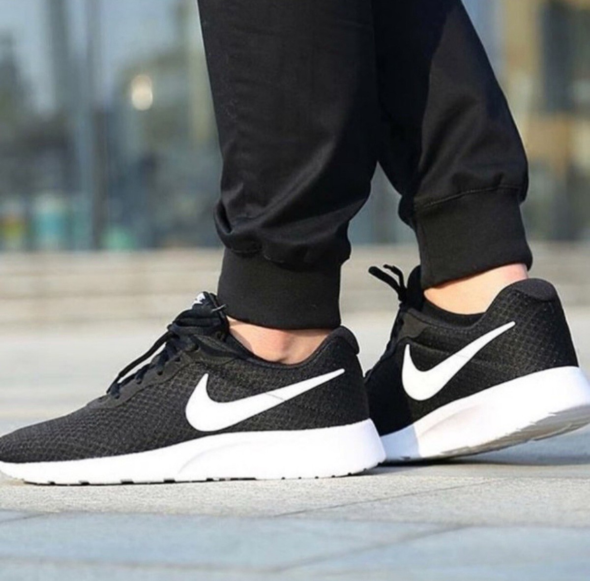 black white nike tanjun
