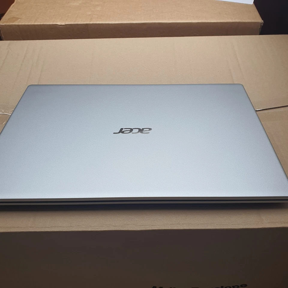 ACER Aspire 3 A315-23 Ryzen 5 3500U 8GB RAM 512GB SSD 15.6" (graphics card fault - Image 3 of 4