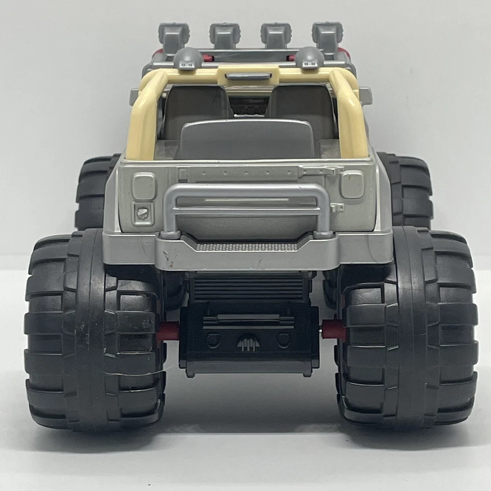 Jurassic World ‘93 Jeep Wrangler Matchbox Oversized Wheels Diecast 1:24 - Image 4 of 4