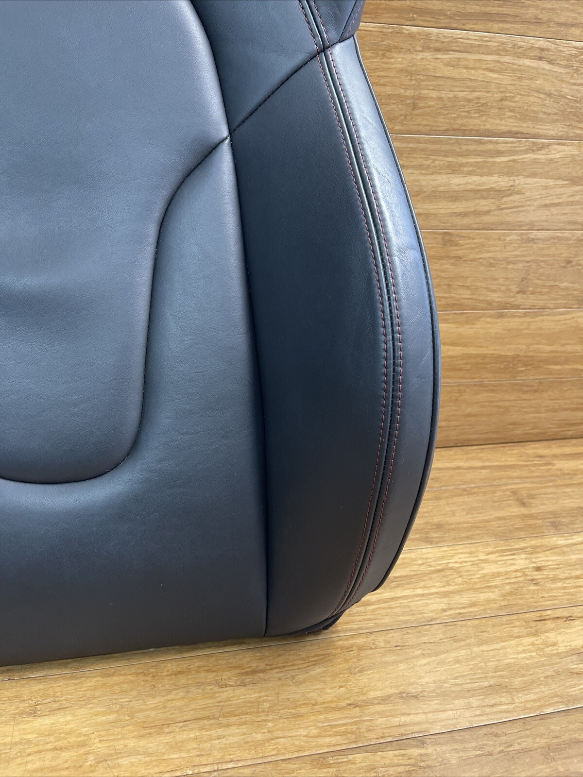 2014-2015 Audi R8 42 Front Right Upper Seat Leather Black Cushion OEM *NOTE*