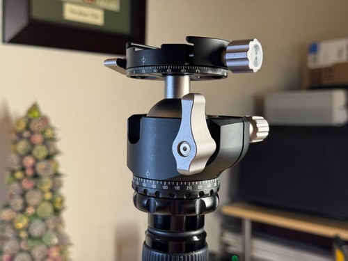 Sirui Tripod T-2005X With Artcise UB40 Ball Head, Arca-Swiss QR Clamp and Case - Picture 13 of 15