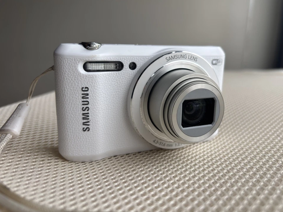 Samsung WB35F 16.2MP Compact Digital Camera - Image 2 of 4