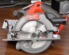 Milwaukee 2833-20 M18 FUEL 18V LITHIUM-Ion BRUSHLESS 6-1/2 in. CIRCULAR SAW