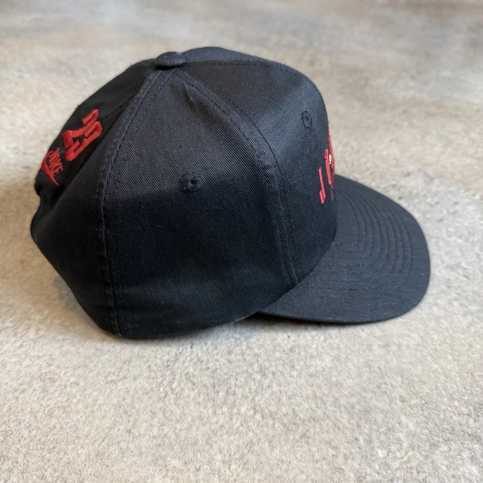 Vintage 90s Nike Jordan Air SnapBack Hat Cap NBA Basketball Bulls 23 Black OSFA - Image 4 of 4
