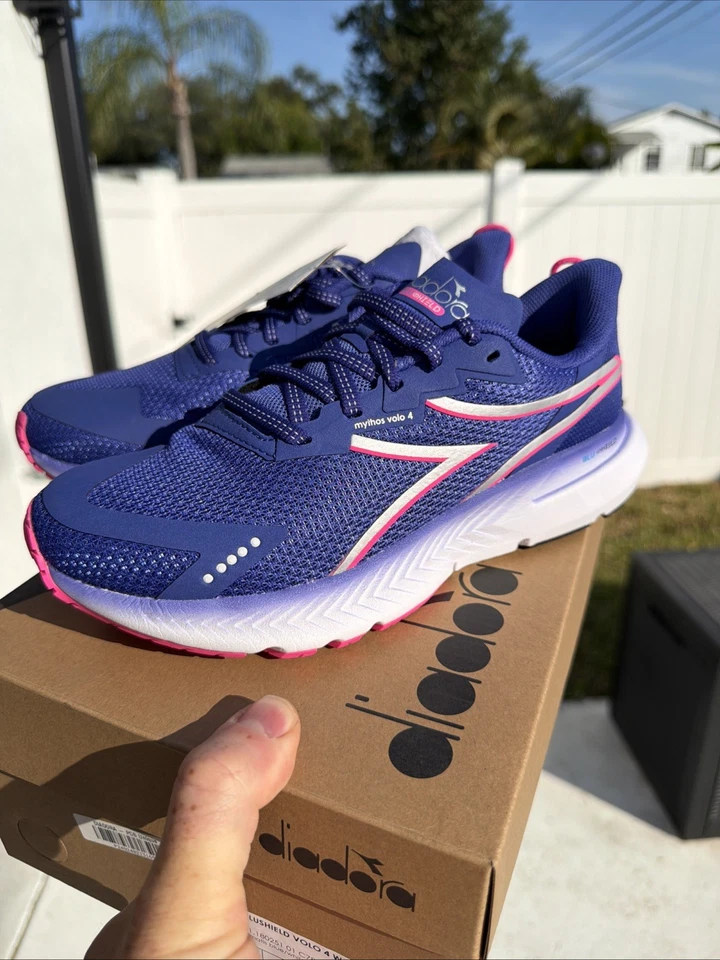 diadora Mythos Blushield Volo 4 Running Womens Blue, Pink, White Sneakers Size 7 - Image 3 of 4