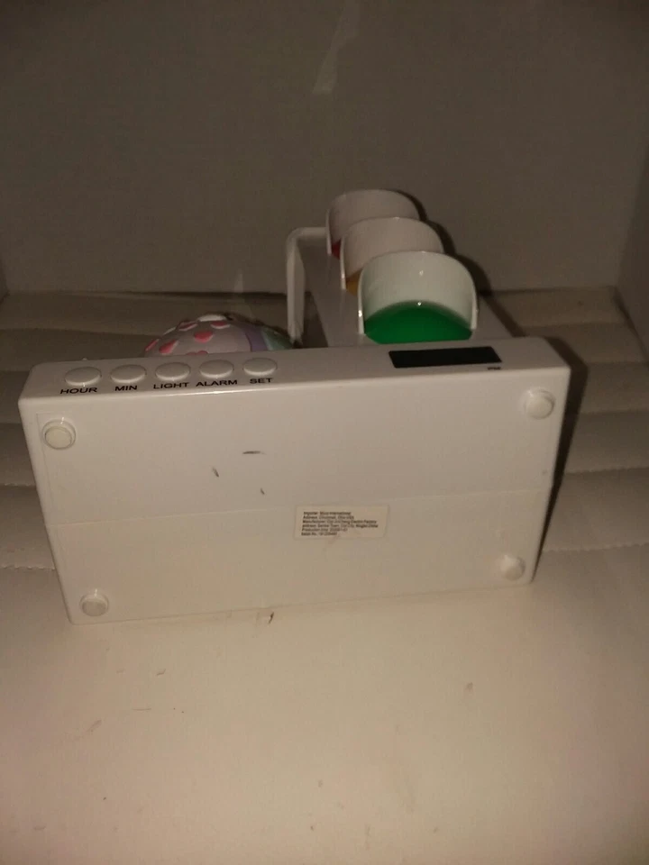 Reloj despertador con luces y búhos no funciona  Foto 3 de 4
