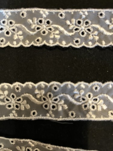 LACE 1 " WHITE NEW BY THE YARD - Picture 3 of 4