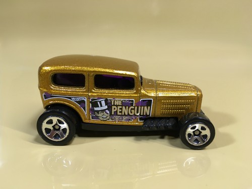 Hot Wheels ~ BATMAN ~ THE PENGUIN ~ MIDNIGHT OTTO - Picture 2 of 6