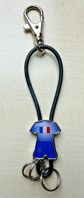 Schlüsselanhänger * MERCEDES Daimler * Form Trikot mit 3 Ringen und Karabiner *