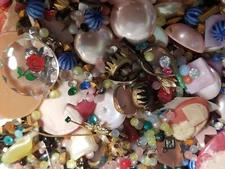 VTG Random Mix Lucite Flower Leaf Resin Cameo bead Caps Glass Brass No Hole Bead