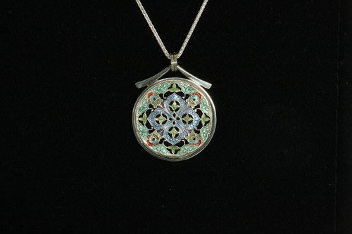 STUNNING IVY WOODROSE ART JEWELRY STERLING SILVER & RESIN SIGNED ROUND PENDANT