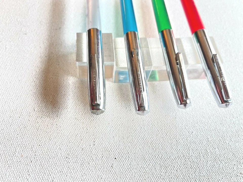 Una pluma estilográfica de cartucho Sheaffer de demostración de los años 70 FINA o MED nueva en caja y color a elección Foto 2 de 4