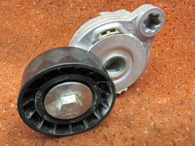 31330379 ролик натяжитель volvo 31330379 ролик натяжитель volvo