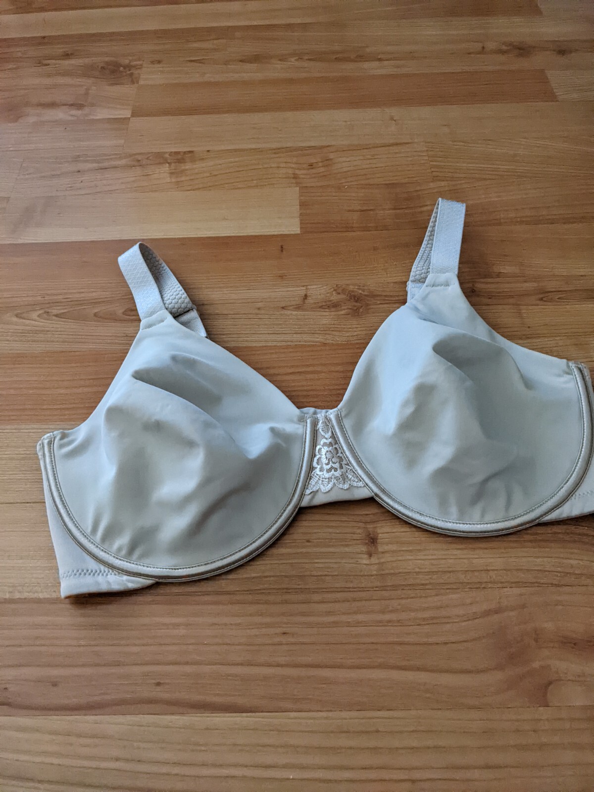 Vanity Fair Beauty Back Bra 38DD Underwire Satin Soft Cup Color Beige