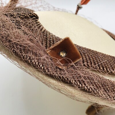 VTG Fascinator Hat Rockabilly Derby Feather Net Wedding  display picture 1
