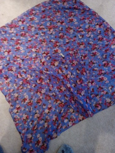 Extra large scarf shawl 75" x 38"polyester. blue grey with pink flowers - Picture 3 of 4