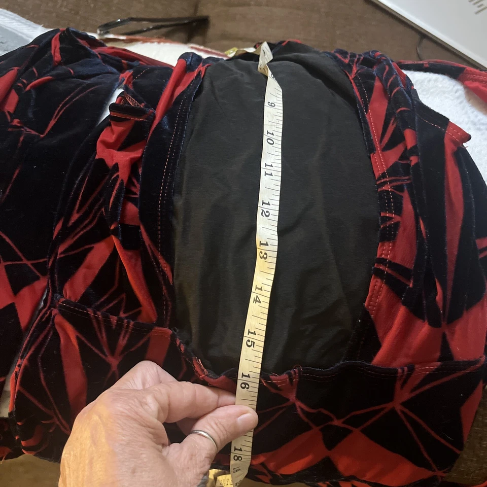 Sexy Vestido LIP SERVICE Gótico Renacimiento Rojo y Negro Slinky Fuera del Hombro XS Foto 4 de 4