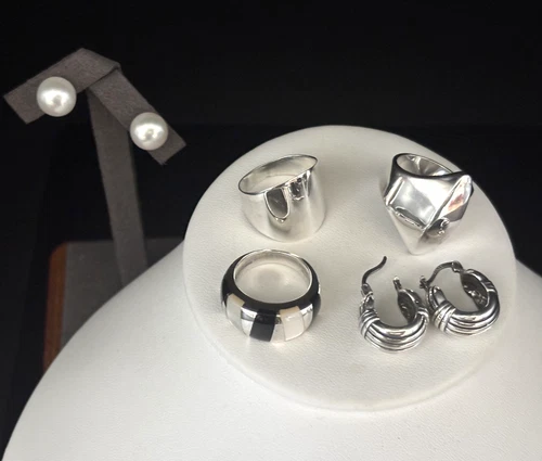 Group of 5 Vintage Sterling Silver 3 Rings & 2 Pair of Earrings 28.6 grams