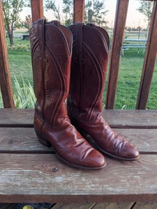 vintage lucchese women's boots