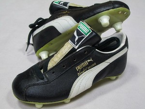 old puma soccer cleats
