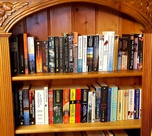  500mm  BUNDLES OF BOOKS. DISPLAY INTERIOR DESIGN RETRO DISPLAY BOOKS