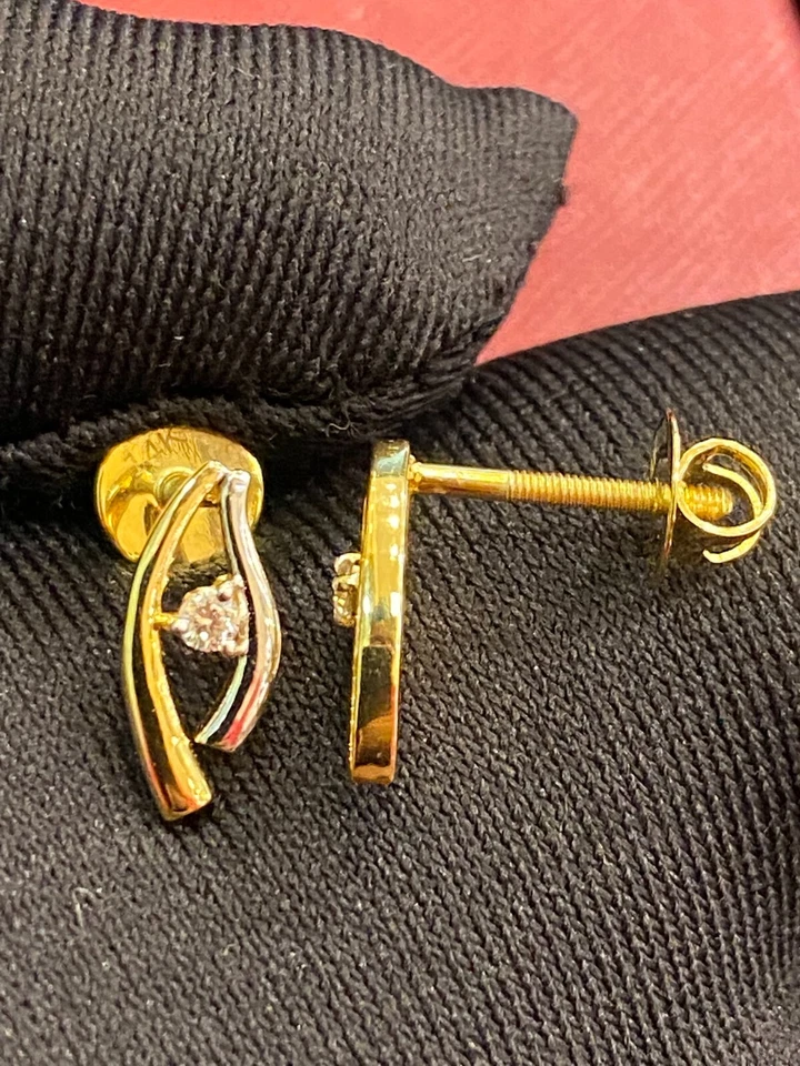 0.08 Cts Round Brilliant Cut Natural Diamonds Stud Earrings In 585 Fine 14K Gold - Image 3 of 4