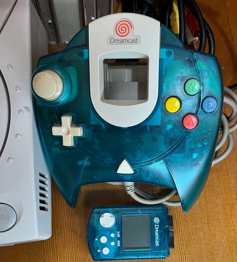 Sega Dreamcast Console HKT-3000 Bundle 19 Games Clear Controller