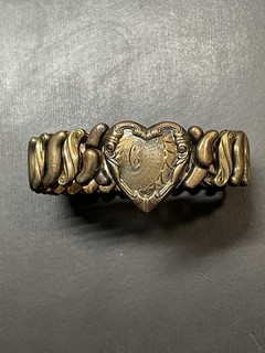 Vintage Sweetheart Expansion Bracelet WW2 Dainty Etched Heart 1945 Speidel made